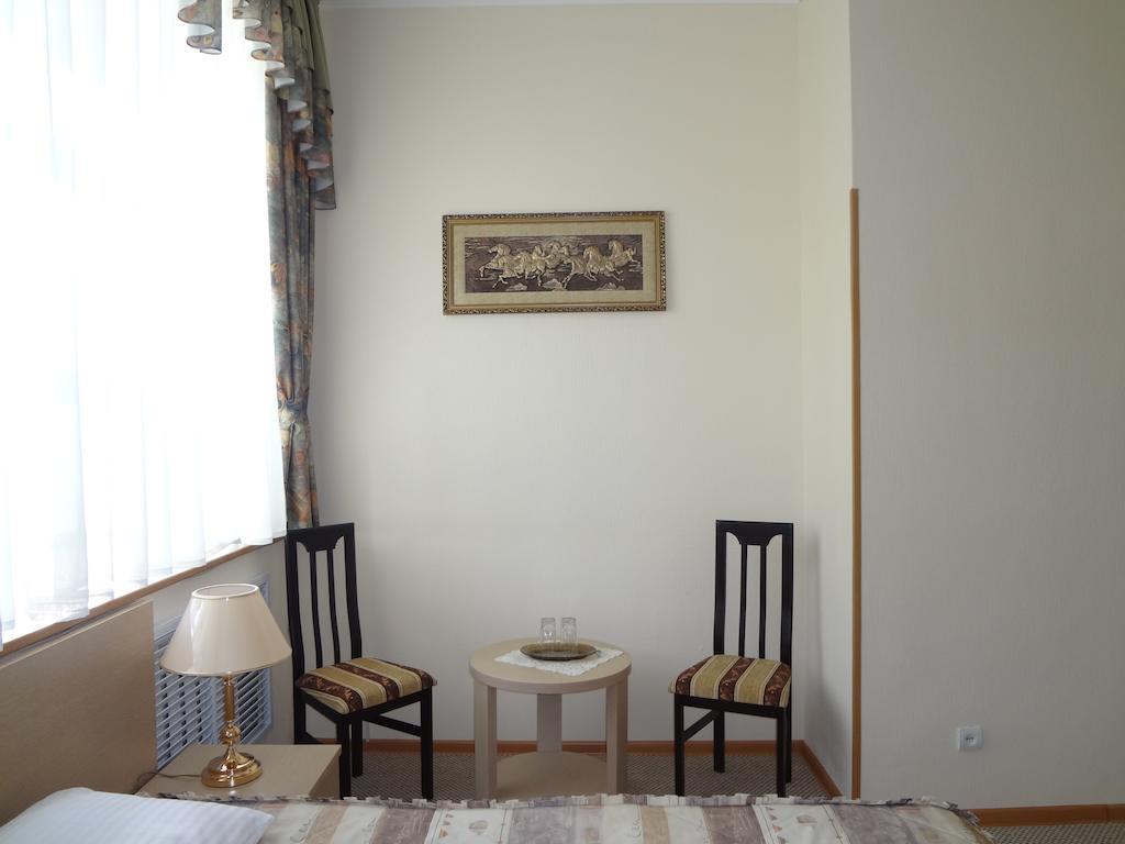 Belon Land Hotel Astana Phòng bức ảnh